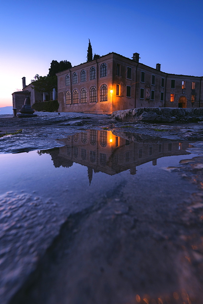 Punta San Vigilio at dawn, a beautiful resort on Lake Garda, Bardolino, Verona province, Veneto, Italian Lakes, Italy, Europe