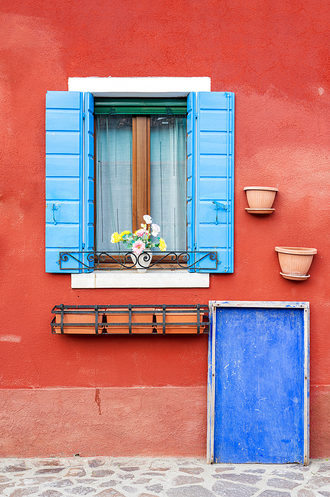 Fishing village with colourful house facades, Island of Burano, Venice, UNESCO World Heritage Site, Veneto, Italy, Europe