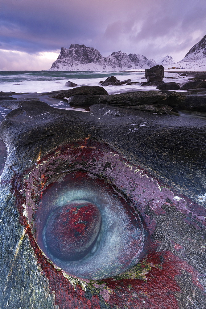 The Devils Eye at Uttakleiv Beach, Vestvagoy, Lofoten Islands, Nordland, Arctic, Norway, Europe