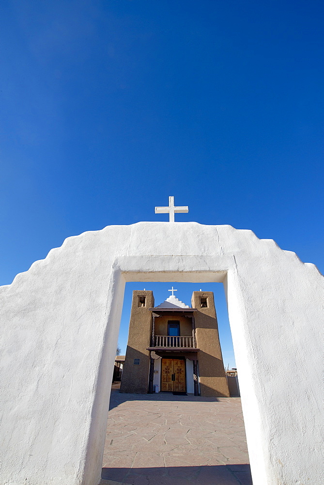 Adobe church at Taos Pueblo, UNESCO World Heritage Site, Taos, New Mexico, United States of America, North America