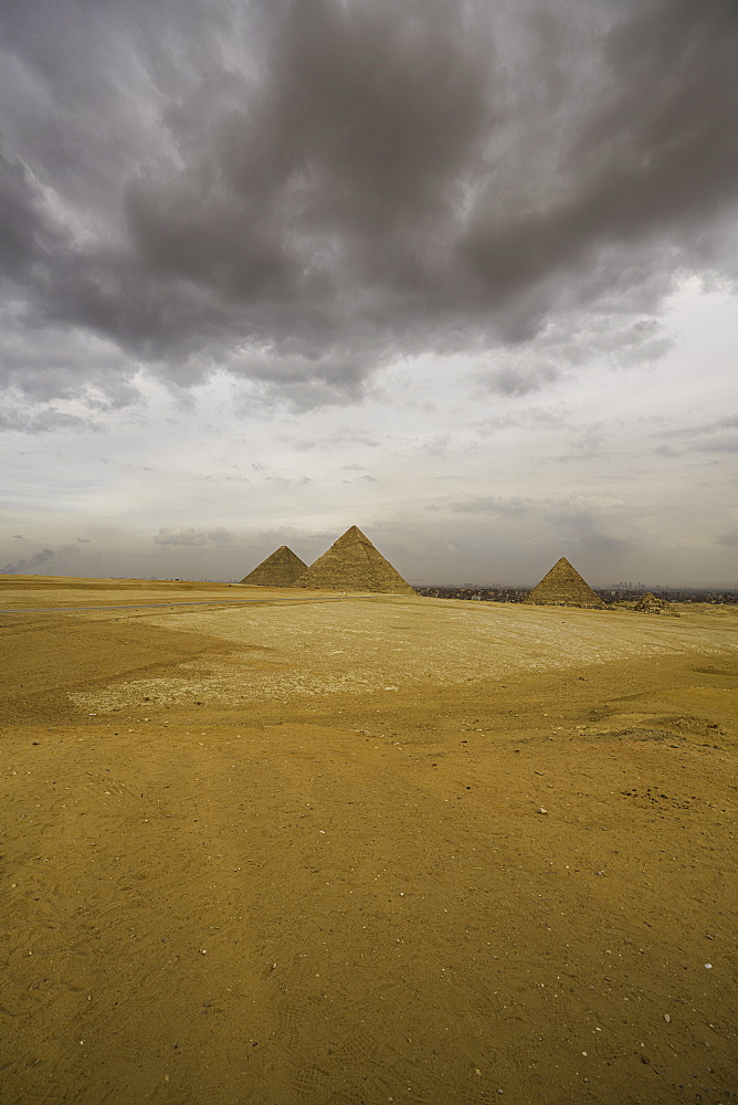 The Pyramids of Giza, UNESCO World Heritage Site, Cairo, Egypt, North Africa, Africa