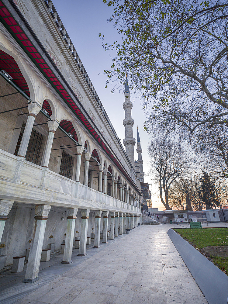 Exterior of Sultanahmet Camii (Blue Mosque) at sunrise, UNESCO World Heritage Site, Istanbul, Turkey, Europe