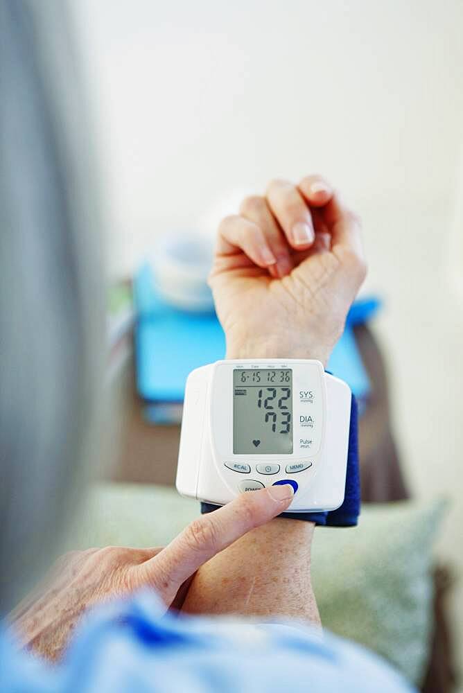 Blood pressure, elderly person