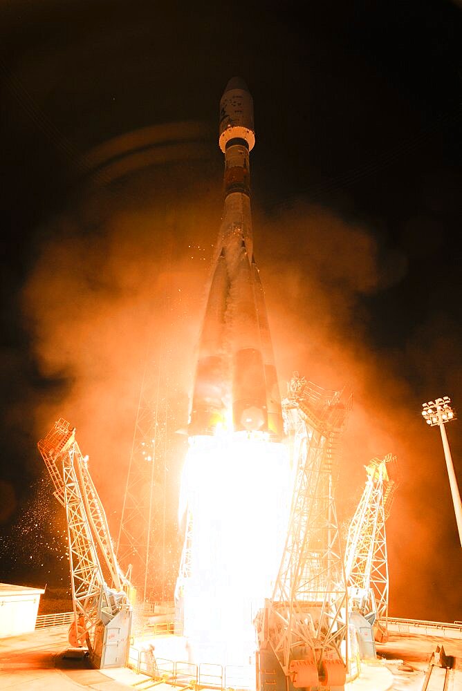 Soyuz VS06 Lifting Off