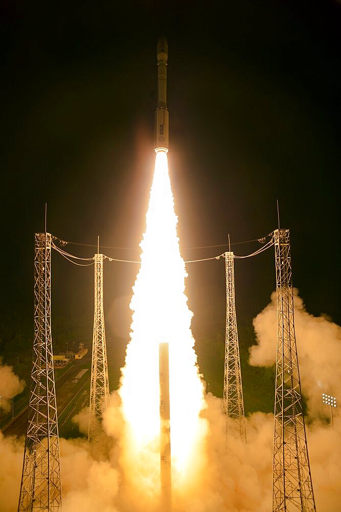 Liftoff of Vega VV06 with LISA Pathfinder, 2015