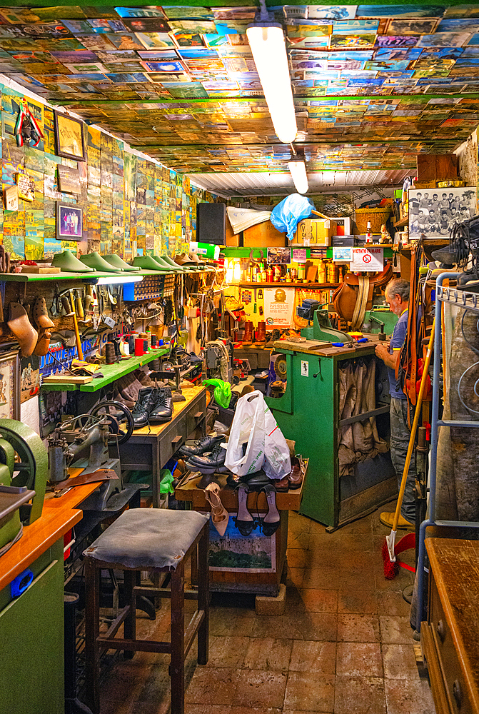 Cobbler shop in Pitigliano, Grosseto, Tuscany, Italy