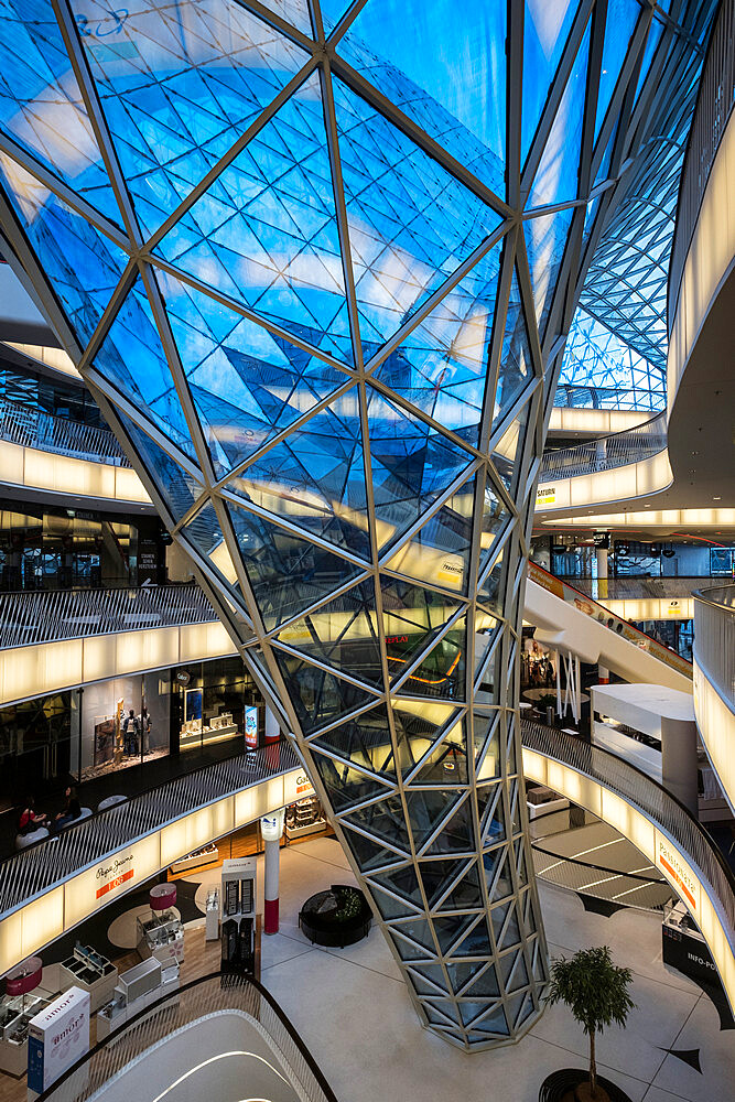 Modern Architecture in the Zeilgalerie Shopping Mall, Frankfurt, Hesse, Germany, Europe