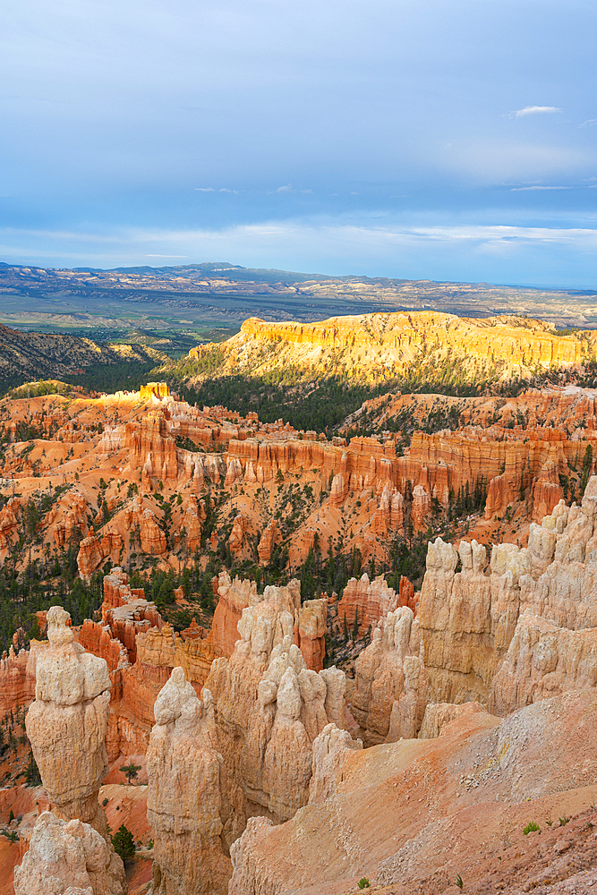 Bryce Canyon amphitheater at sunset, Inspiration Point, Bryce Canyon National Park, Utah, USA