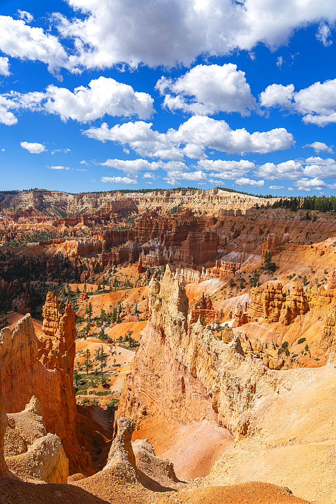 Scenic view of hoodoos and rock formations, Sunrise Point, Bryce Canyon National Park, Utah, USA