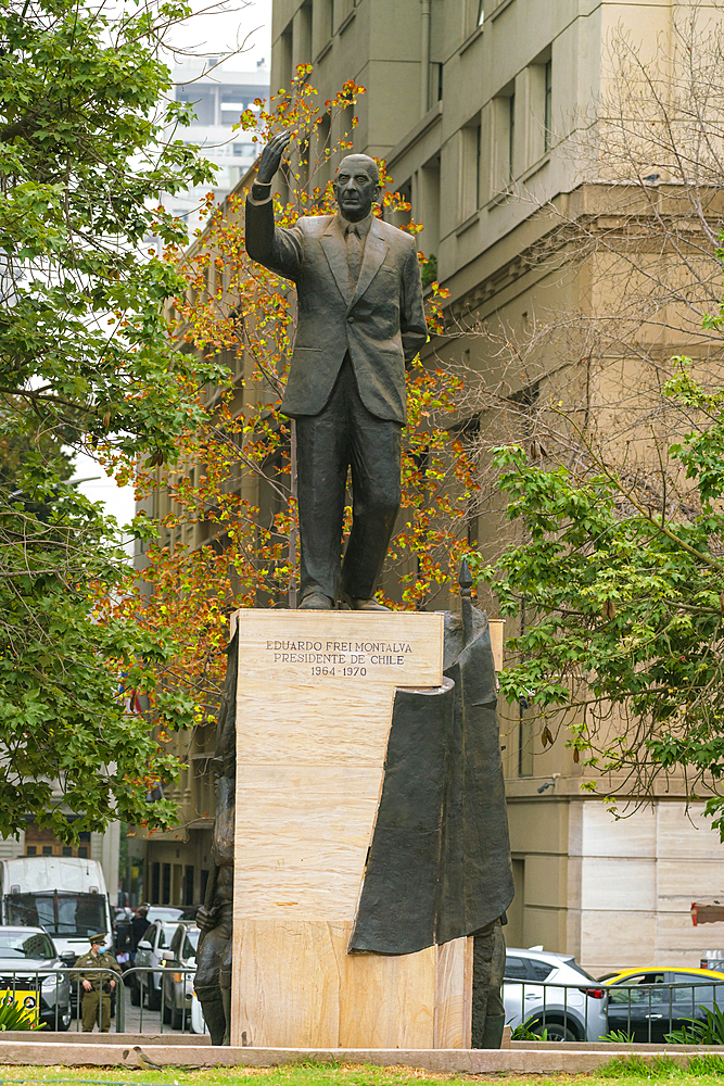 Statue of Chilean president Eduardo Frei Montalva at Plaza de la Constitucion in front of La Moneda palace, Santiago, Santiago Metropolitan Region, Chile, South America