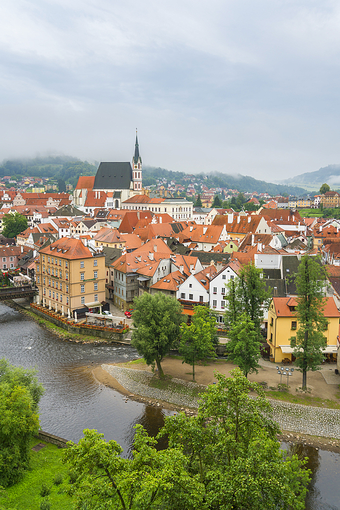 Historic center of Cesky Krumlov as seen from The Castle and Chateau, UNESCO World Heritage Site, Cesky Krumlov, South Bohemian Region, Czech Republic (Czechia), Europe