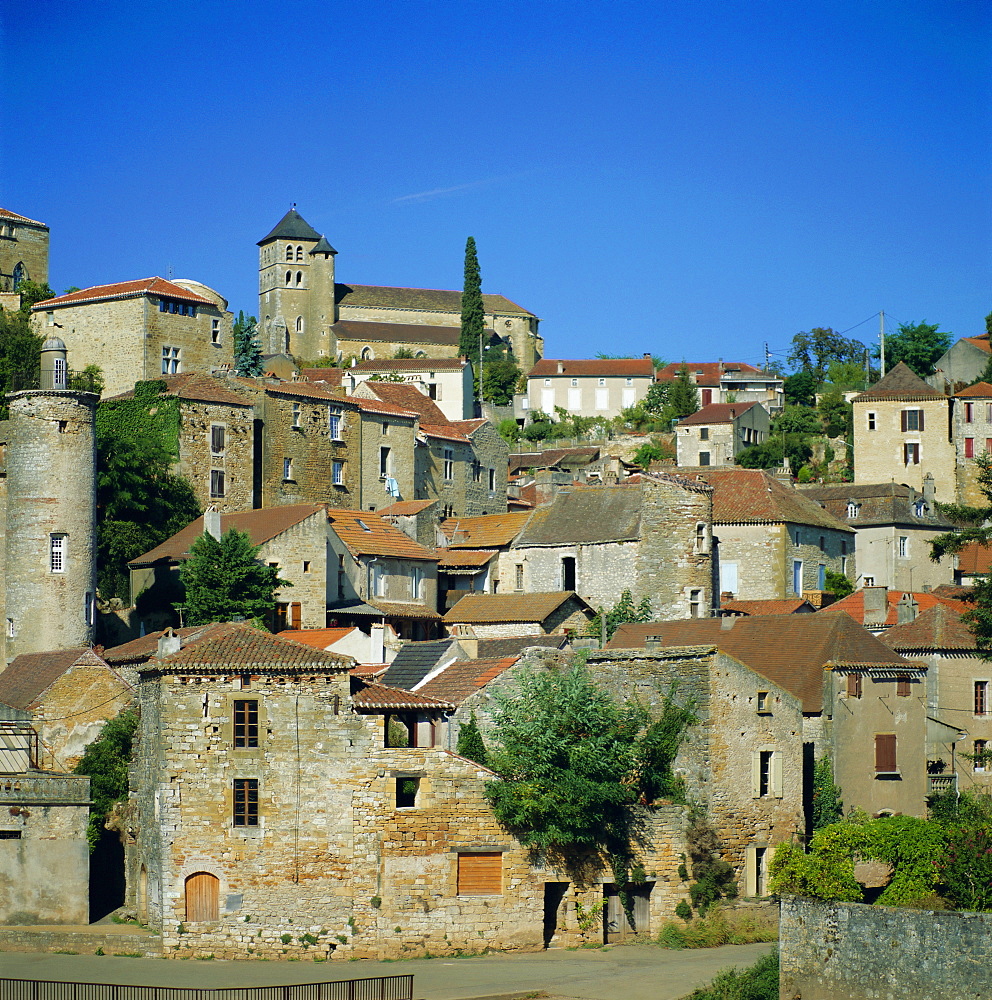 Puy L-Eveque on River Lot, Midi Pyrenees, France, Europe