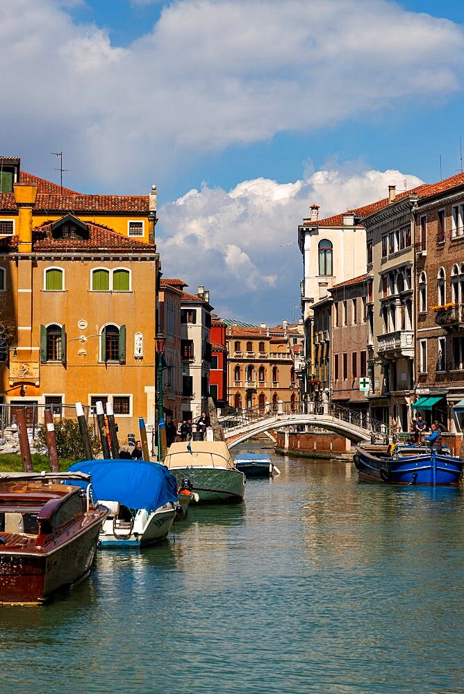 View of Rio San Trovaso with its typical Venetian houses, Venice, Veneto, Italy