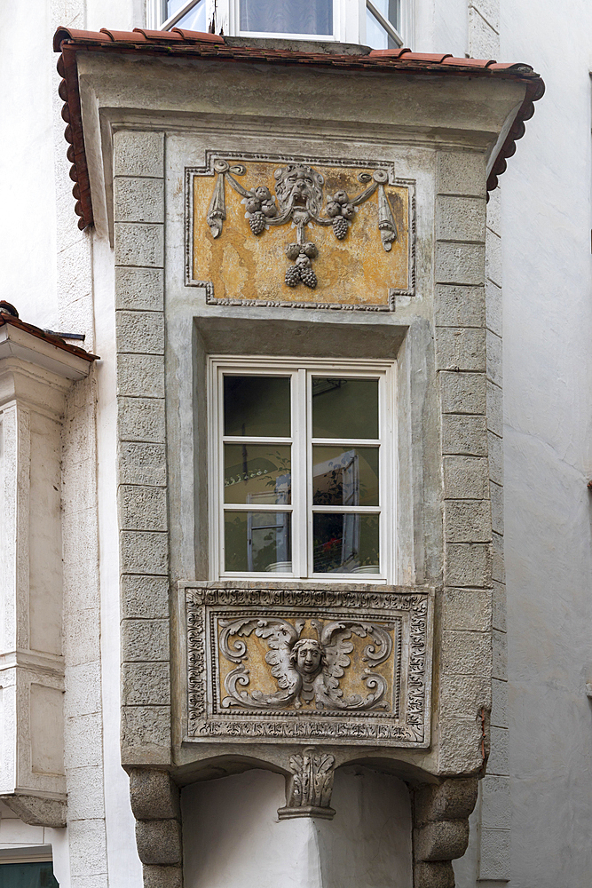 Facade of an ancient house in the old town of Chiusa, Sudtirol (South Tyrol), Bolzano district, Italy, Europe