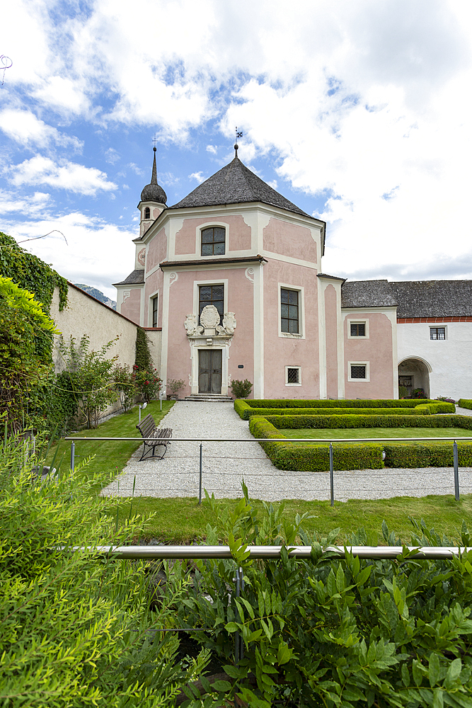 St. Elisabeth Church, Commandery of the Teutonic Order, Sterzing, Sudtirol (South Tyrol) (Province of Bolzano), Italy, Europe