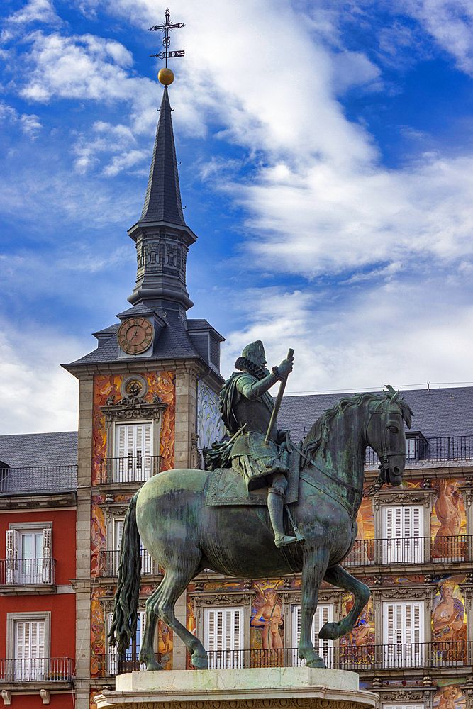 Equestrian statue of King Philip III, Plaza Mayor, Madrid, Spain, Europe