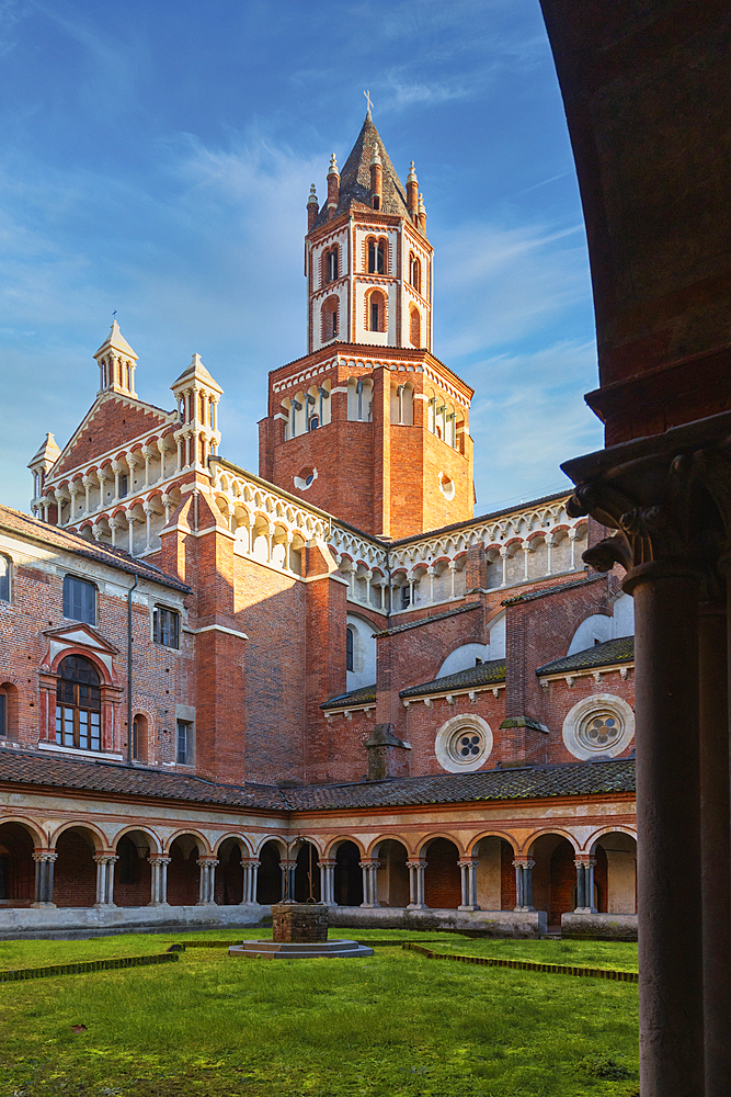 Cloister of Saint Andrew Gothic Church, Vercelli, Piedmont, Italy, Europe