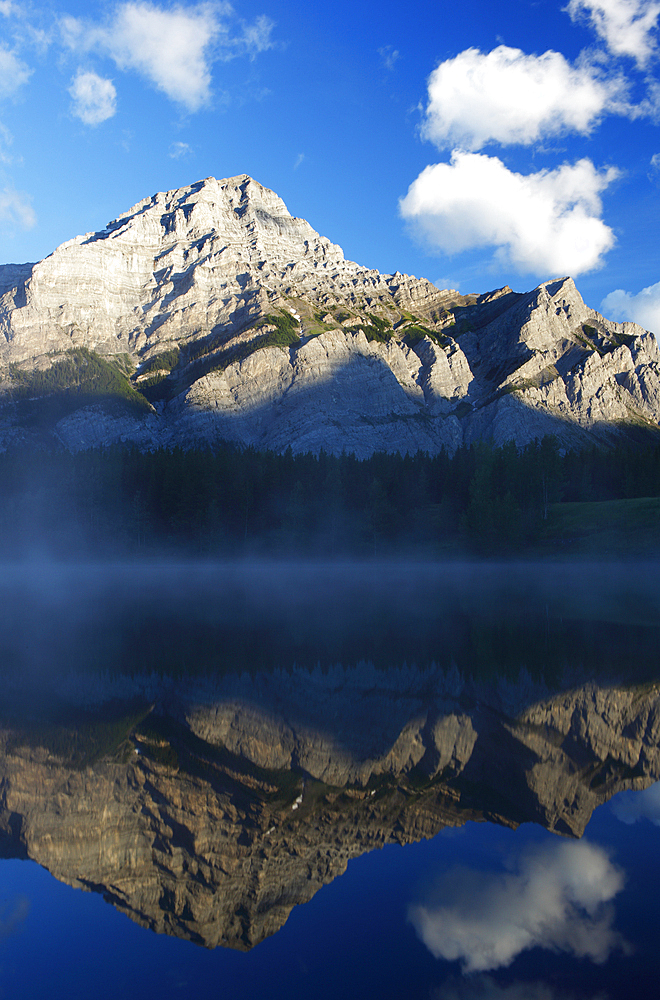 Wedge Pond, Kananaskis Country, Alberta, Rocky Mountains, Canada, North America