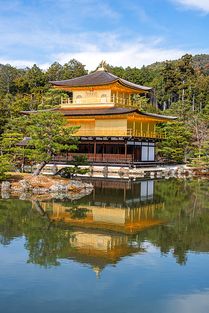 Golden Temple (Kinkaku-ji) (Temple of the Golden Pavilion), UNESCO World Heritage Site, Kyoto, Honshu, Japan, Asia