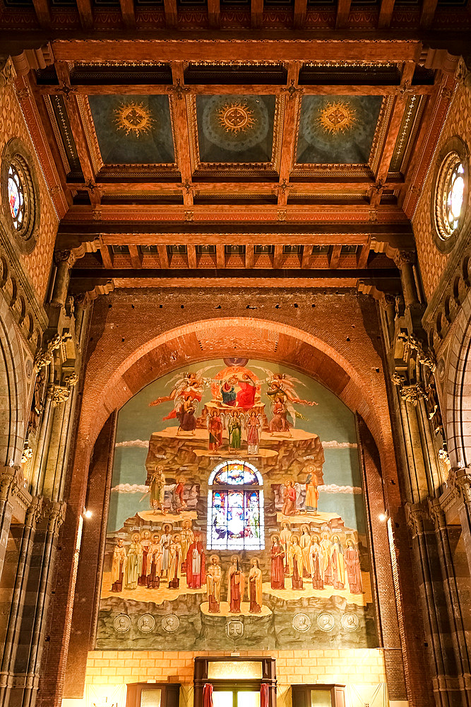 Interior of Corpus Domini Church, blending Neo-Romanesque, Neo-Byzantine, and Art Nouveau styles, completed in 1901, elevated to minor basilica status by Pope Pius XII, Milan, Lombardy, Italy, Europe