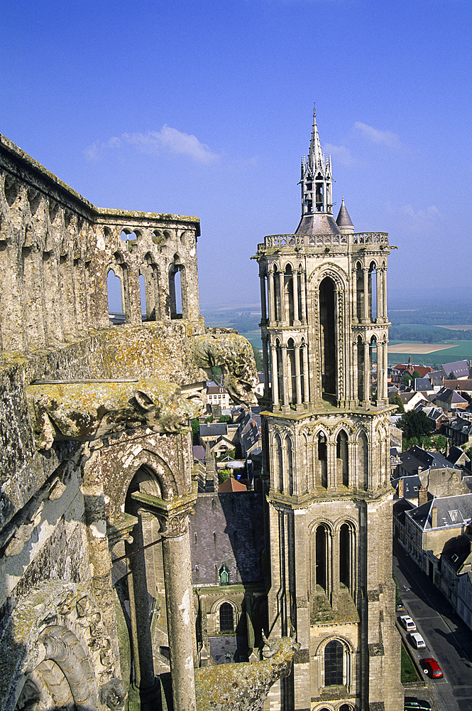 Cathedral, Laon, Aisne department, Picardy region, northern France, Europe