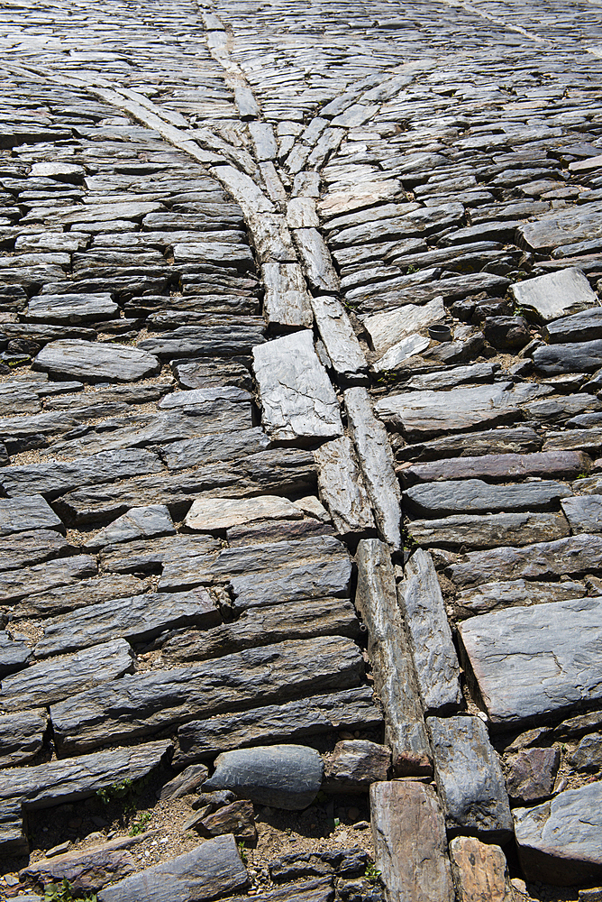 Cobbled street in the perched village Monsaraz, Municipality of Reguengos de Monsaraz, Alentejo region, Portugal, southwertern Europe