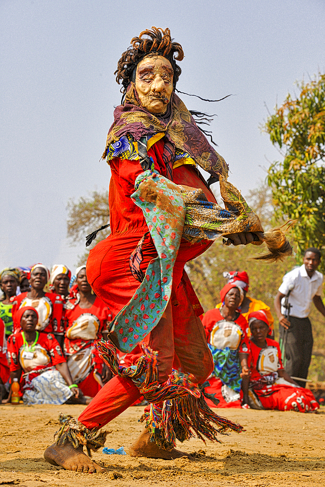 Masked dancer, The Kulamba Traditional Ceremony of the Chewa people from Zambia, Mozambique and Malawi, held annually on the last Saturday in August to pay homage to their Chief Kalonga Gaia Uni, held near Katete, Eastern Province, Zambia, Africa