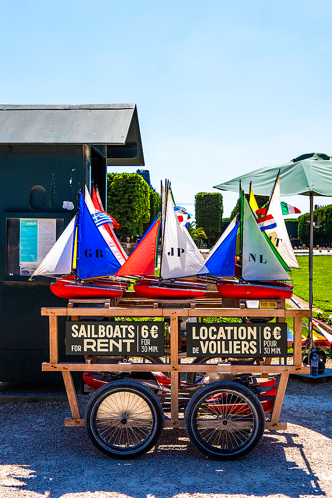 Toy boats for hire, Jardin du Luxembourg