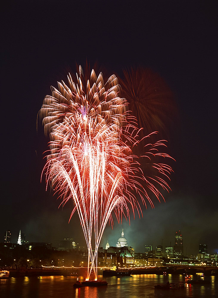 Fireworks display over The Thames for the Lord Mayor's Show, London, England, United Kingdom, Europe