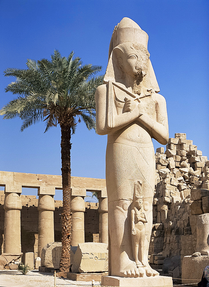 Colossal statue of Ramses II, Luxor Temple, Thebes, UNESCO World Heritage Site, Egypt, North Africa, Africa