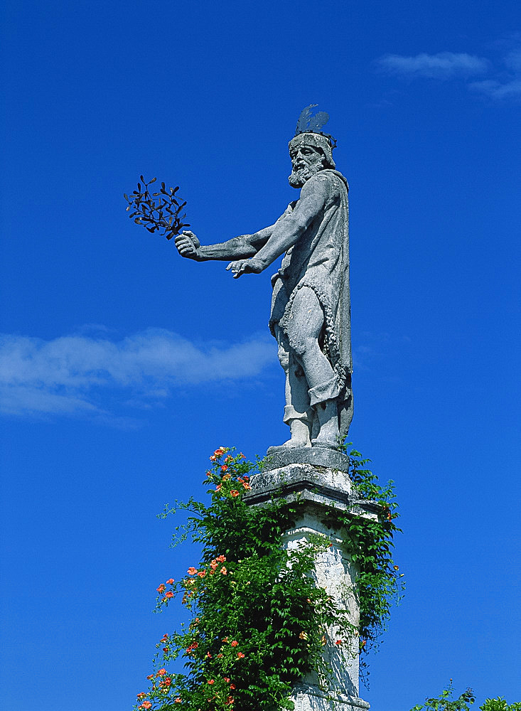 Statue on Isola Bella on Lake Maggiore, in Piemonte, Italy, Europe