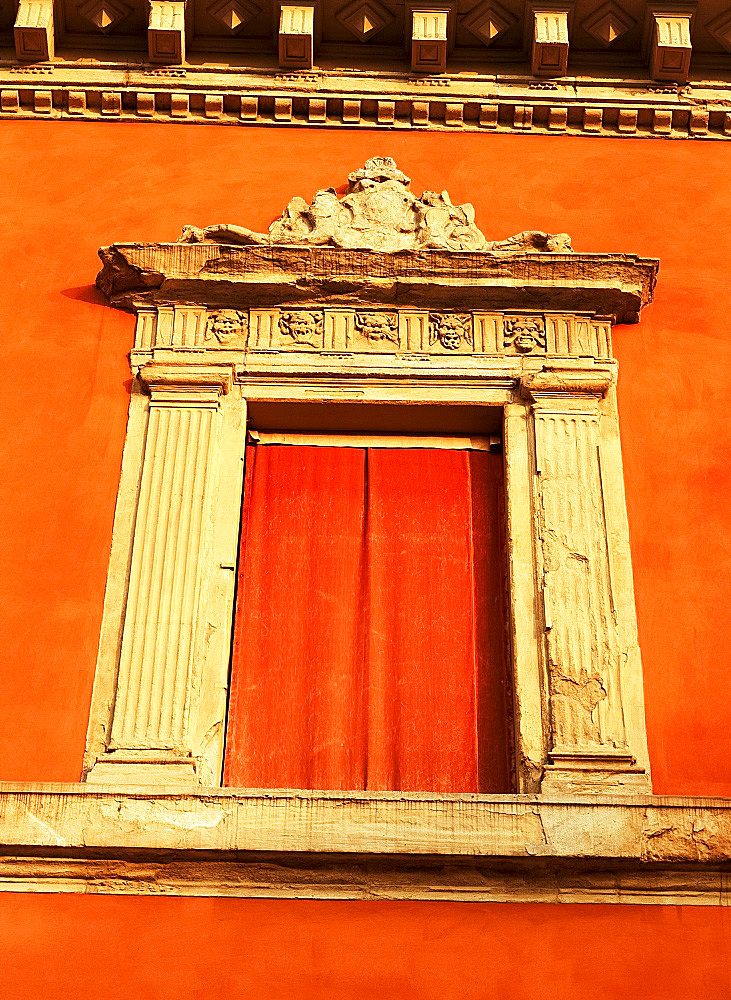 Window detail, Archiginnasio, Piazza Galvani, Bologna, Emilia-Romagna, Italy, Europe