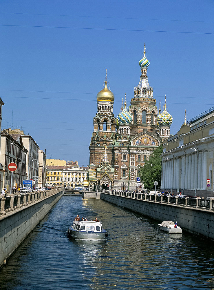 Canal and the Church on Spilled Blood, UNESCO World Heritage Site, St. Petersburg, Russia, Europe