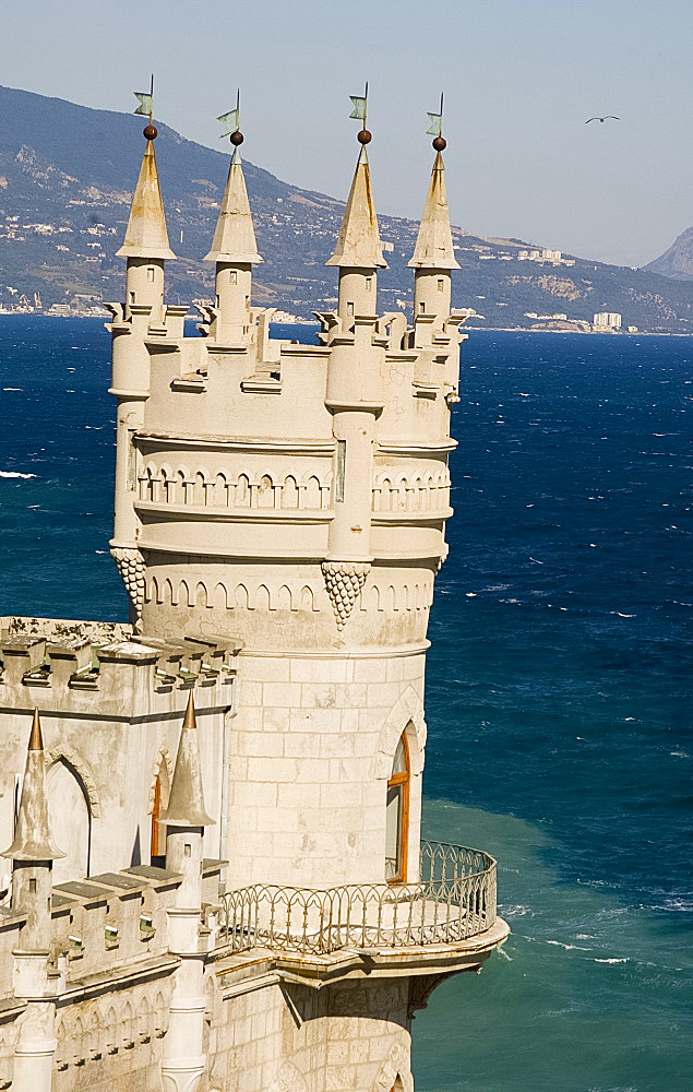 The Swallow's Nest Castle perched on a cliff over the Black Sea, Yalta, Crimea, Ukraine, Europe