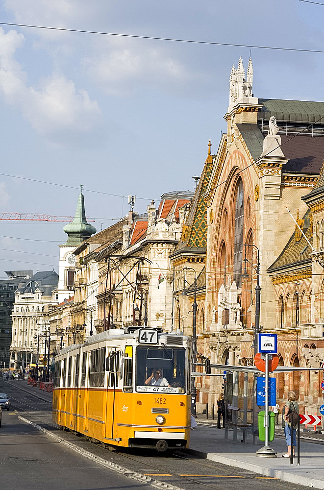 A view of Vahhaz Korut including the Great Market Hall on the Pest side, Budapest, Hungary, Europe