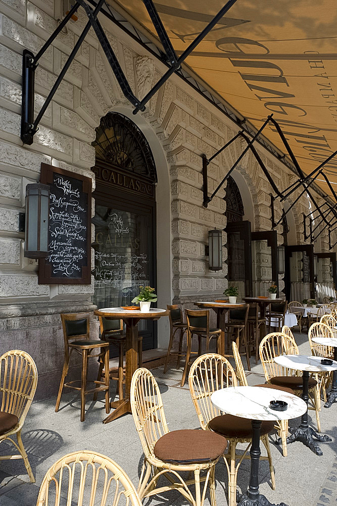 An outdoor cafe near the opera house, Budapest, Hungary, Europe