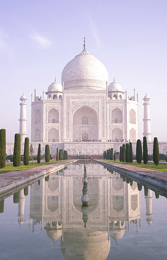 The Taj Mahal, UNESCO World Heritage Site, reflected in the Lotus Pool, Agra, Uttar Pradesh, India, Asia