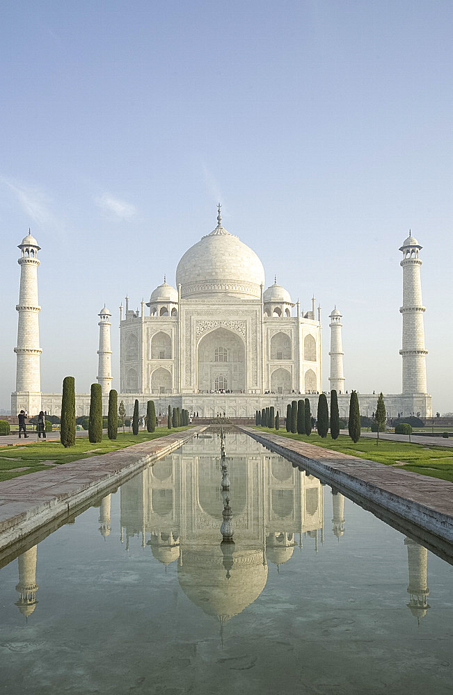 The Taj Mahal, UNESCO World Heritage Site, reflected in the Lotus Pool, Agra, Uttar Pradesh, India, Asia