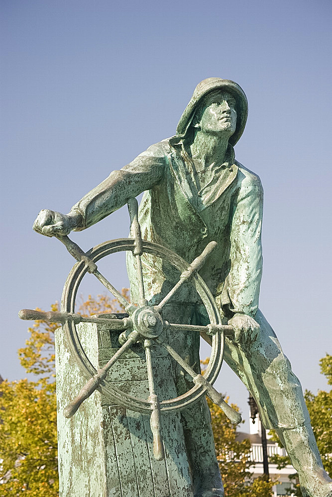 The fishermen's memorial in Gloucester, Massachussetts, New England, United States of America, North America