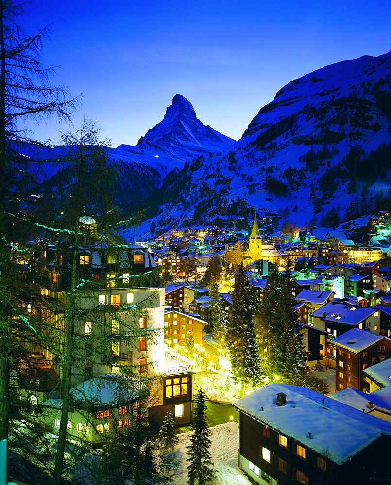 Zermatt and the Matterhorn mountain in winter, Zermatt, Swiss Alps, Switzerland, Europe