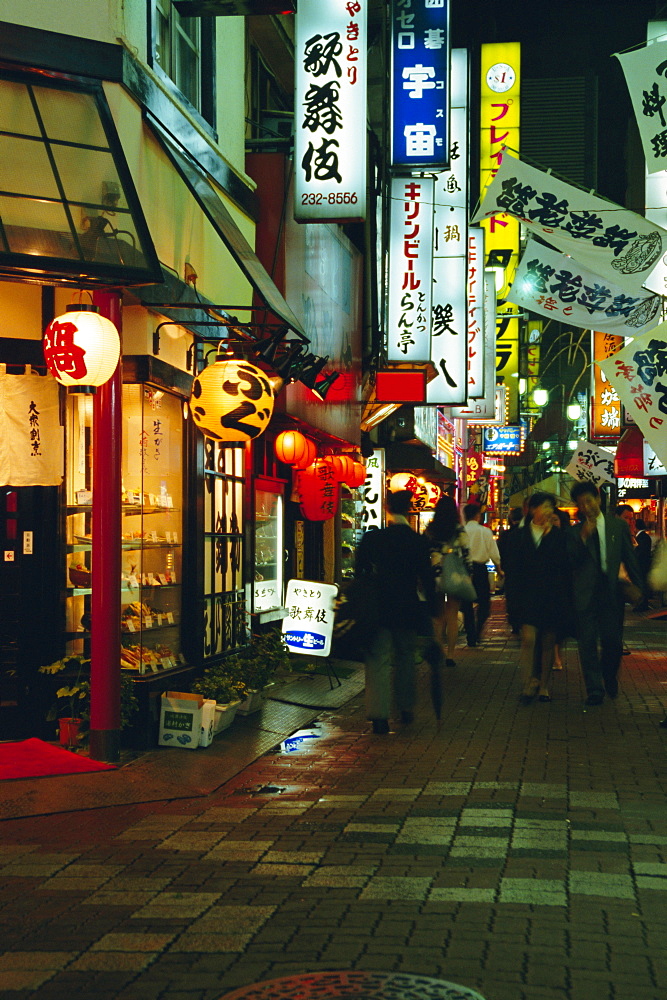 Street scene at night, Shinjuku, Tokyo, Japan, Asia