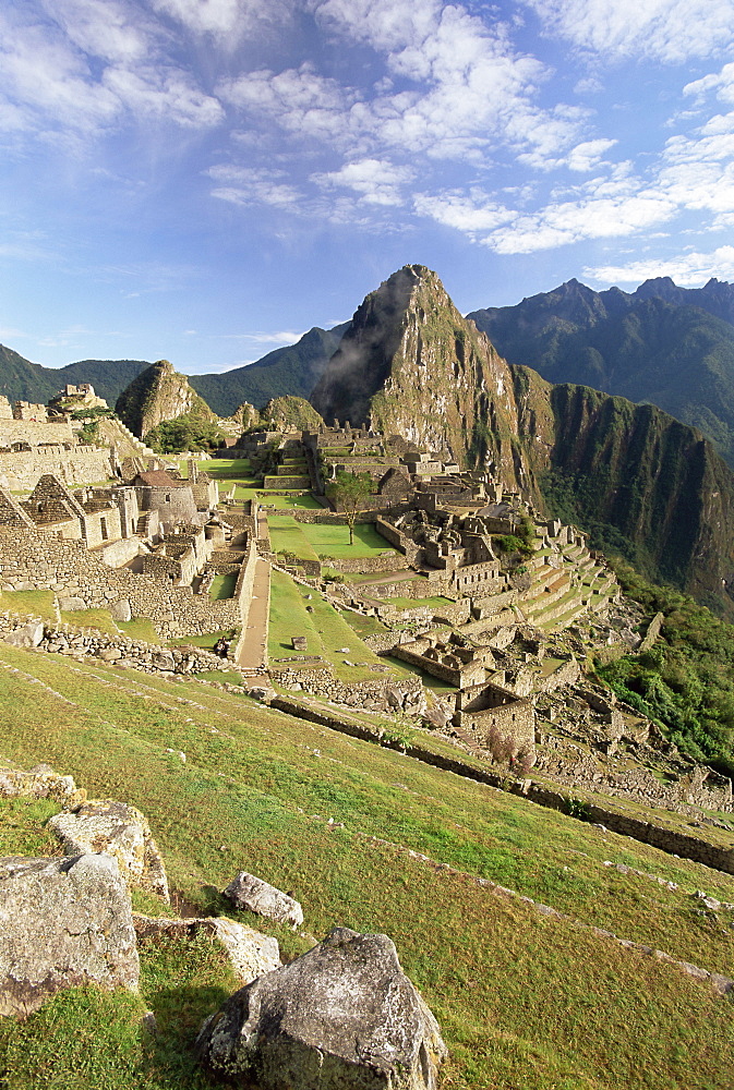 Ruins of Inca city, Machu Picchu, UNESCO World Heritage Site, Urubamba Province, Peru, South America