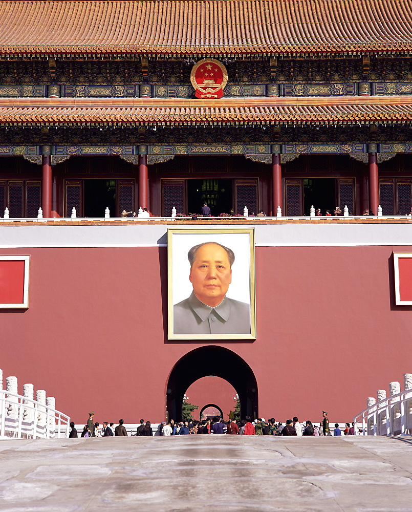 Portrait of Chairman Mao, Gate of Heavenly Peace (Tiananmen), Tiananmen Square, Beijing, China, Asia