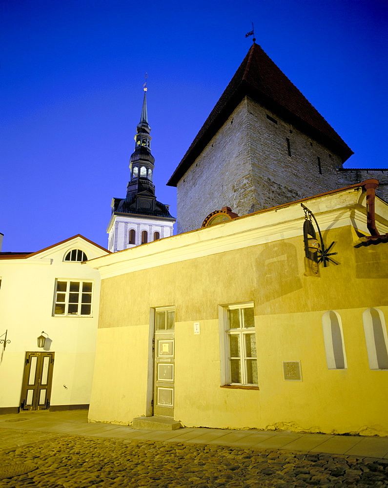 Old Town at dusk, UNESCO World Heritage Site, Tallinn, Estonia, Baltic States, Europe