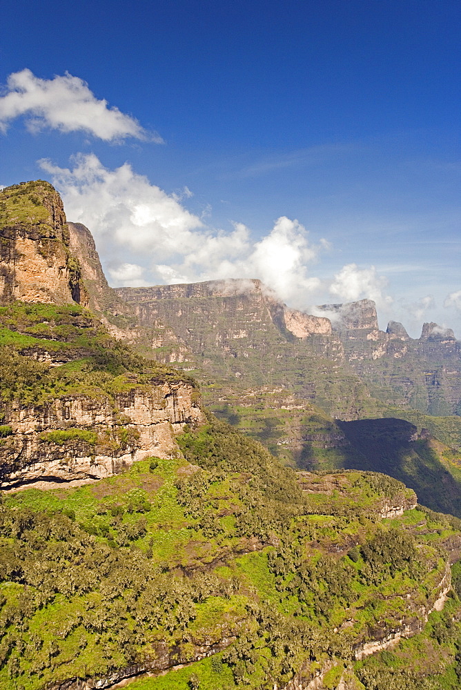 Dramatic mountain scenery from the area around Geech, UNESCO World Heritage Site, Simien Mountains National Park, The Ethiopian Highlands, Ethiopia, Africa