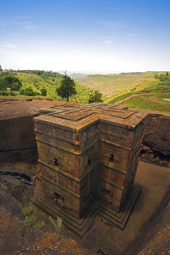 The Sunken Rock Hewn church of Bet Giyorgis (St  George), Lalibela, Northern Ethiopia, Ethiopia, Africa *** Local Caption *** The most famous of Lalibela's Rock Hewn churches, The Sunken Rock Hewn church of Bet Giyorgis, 'St. George', dating from the 12th Century, Lalibela's Rock Hewn Churches rank amoung the greatest religio-historical sites, not only in the African continent but in the Christian World