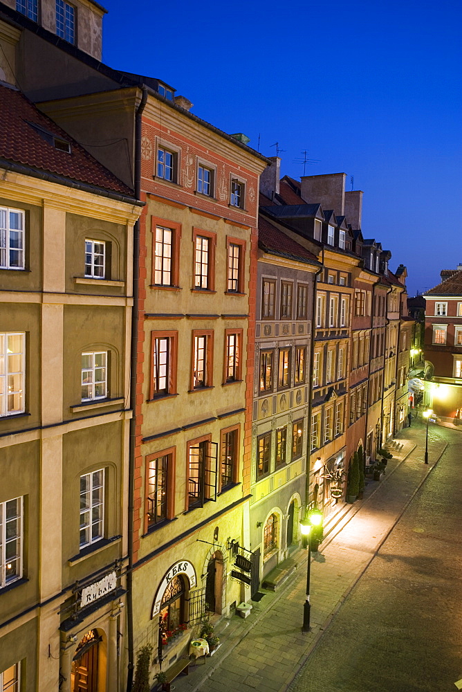 Elevated view over the square at dusk, Old Town Square (Rynek Stare Miasto), UNESCO World Heritage Site, Warsaw, Poland, Europe