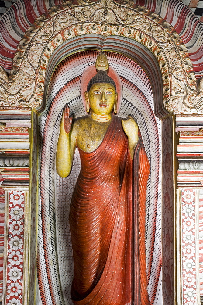 Standing Buddha statue, Maharaja Viharaya Cave, the Temple of the King, Cave Temples, Dambulla, Sri Lanka, Asia 