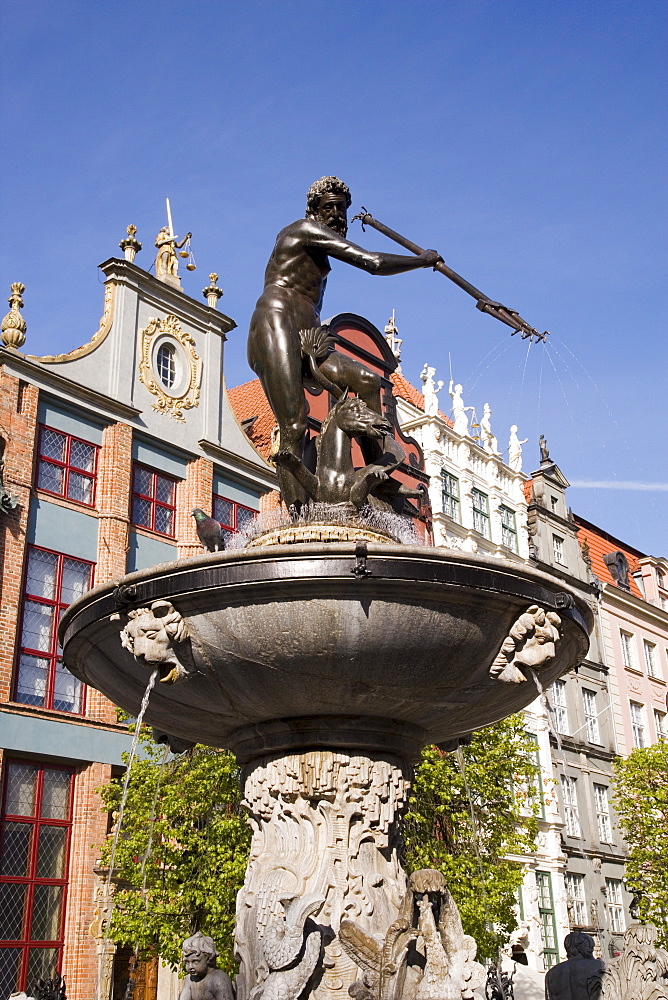 The Neptune Fountain, Dlugi Targ (Long Market), Gdansk, Pomerania, Poland, Europe