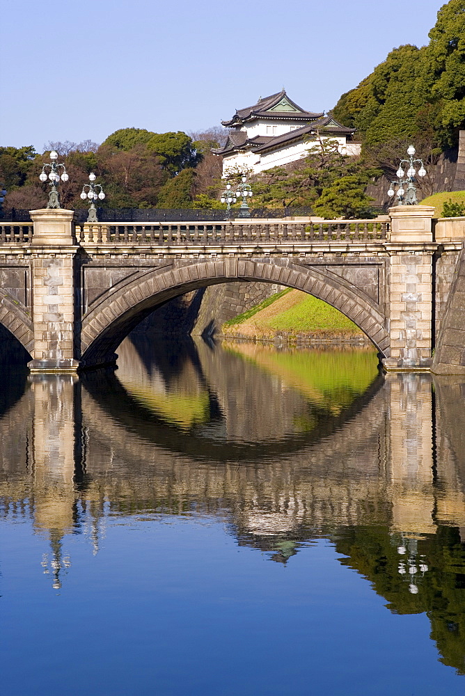 Imperial Palace and the decorative Niju-bashi bridge, Tokyo, Honshu, Japan, Asia